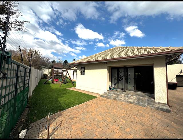 4 BEDROOM HOUSE FOR SALE IN BUURENDAL